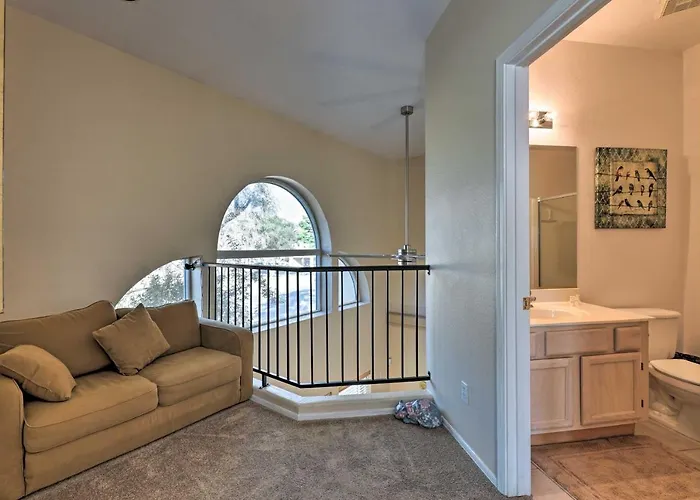 Resort-style Gem W/ Pool Access: 10 Mi To Dtwn Phx Holiday home