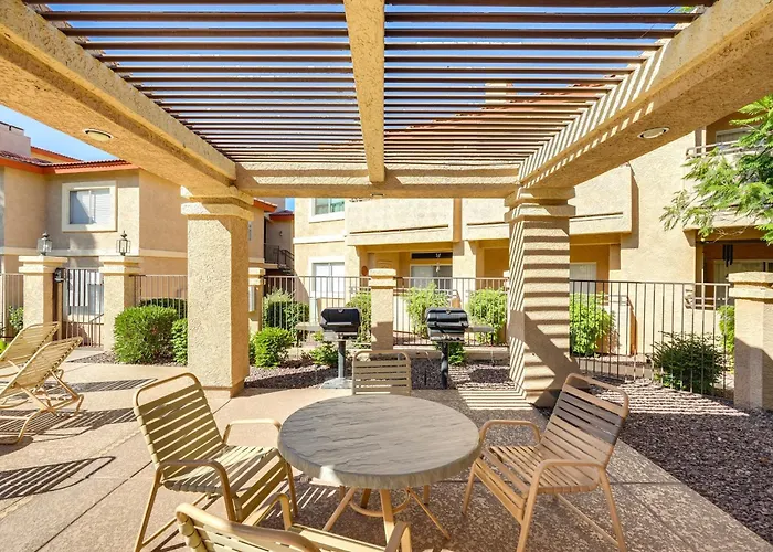 Resort-style Gem W/ Pool Access: 10 Mi To Dtwn Phx *